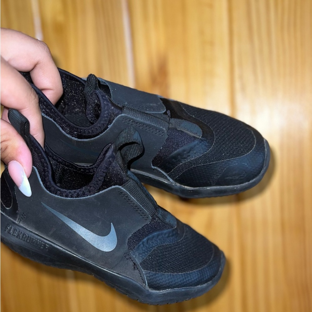 Black Nike boy shoes